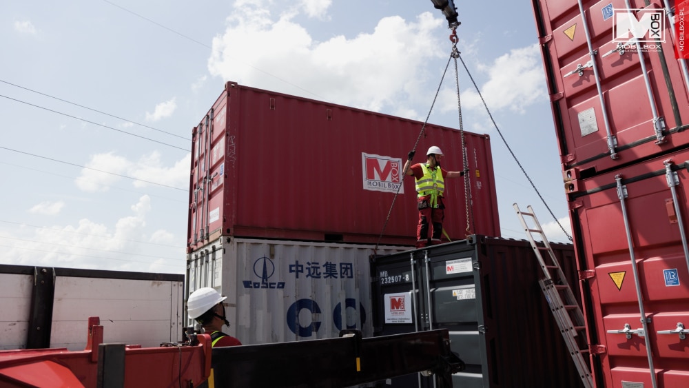 MOBILE CONTAINERS