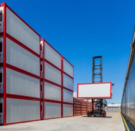 Producent-produkcja-kontenerow-fabryka-Mobilbox