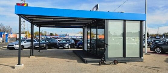 Kontener biurowy z wiatą