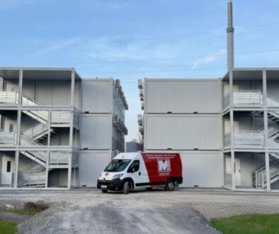 Kontenery Biurowe Polaczone W Budynek Modulowy 3 Pietra.png Budynek modułowy z kontenerów biurowych