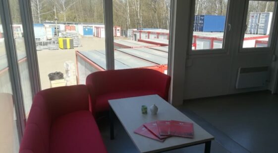 Plac składowy z kontenerami na sprzedaż w katowicach