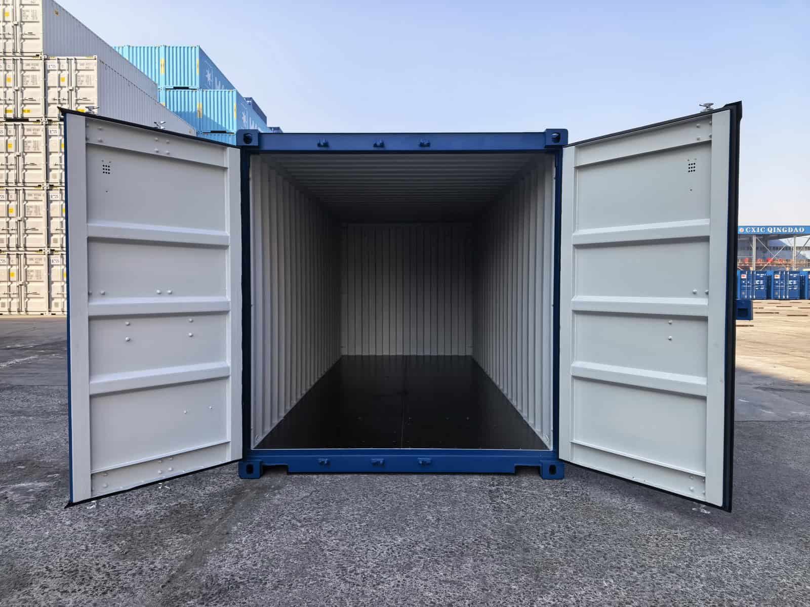 Kontenery morskie Warszawa – niebieski model dostępny