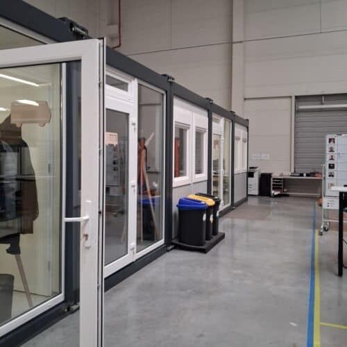 biuro-w-hali-z-kontenerow-nowa-sol