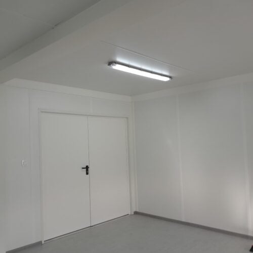 kontener-biurowy-open-space-z-kontenerow