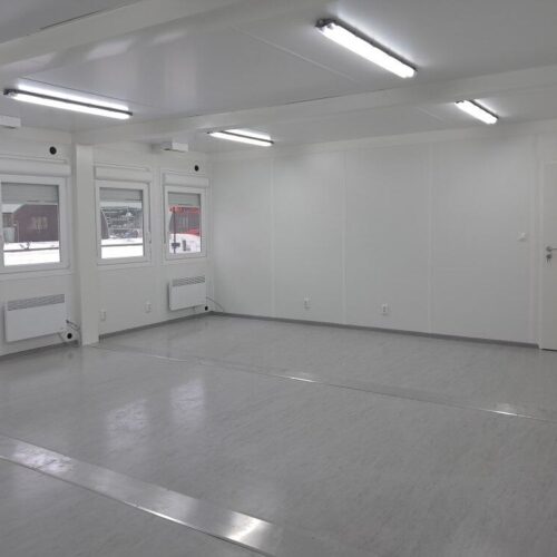 pawilon-handlowy-puste-biura