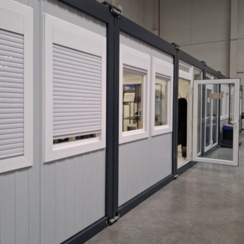 pawilon-handlowy-wewnatrz-hali-nowa-sol