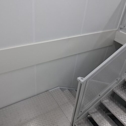 pawilon-handlowy-wykonczenie-klatki