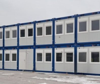 pawilon-handlowy-z-zewnatrz-caly-budynek