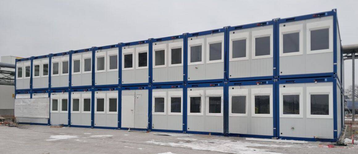 pawilon-handlowy-z-zewnatrz-caly-budynek